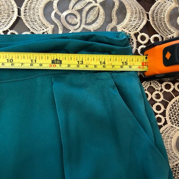 SATIN TWO PIECE SET
LONG SLEEVE WIDE LEG FORREST GREEN Size XL NWT - Picture 3 of 15